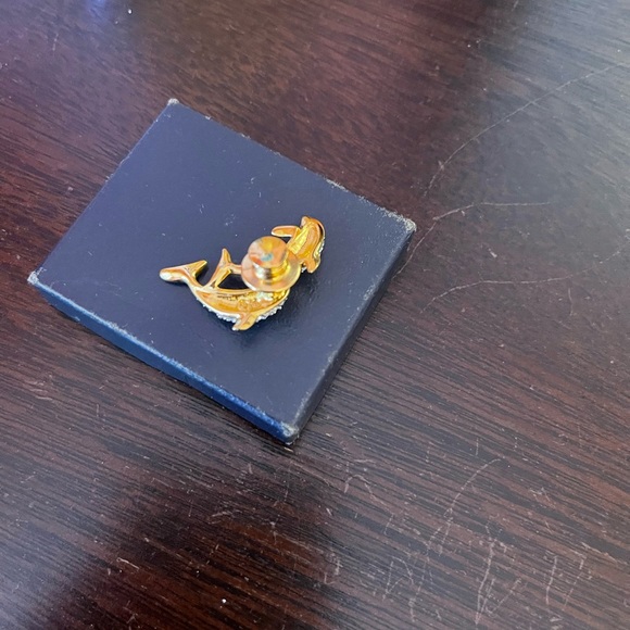Dolphin Pin - Picture 4 of 6